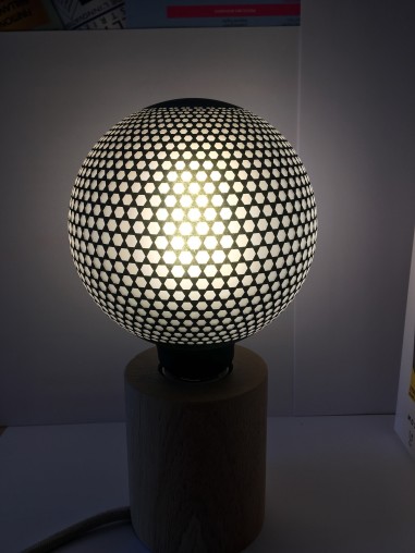 Ampoule décorative Led dimmable forme globe  E27  motifs hexagones noire - Girard-Sudron 