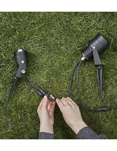 Détecteur de présence infra-rouge étanche 24 V IP44 Garden24 - Markslöjd Leluminaireled.com