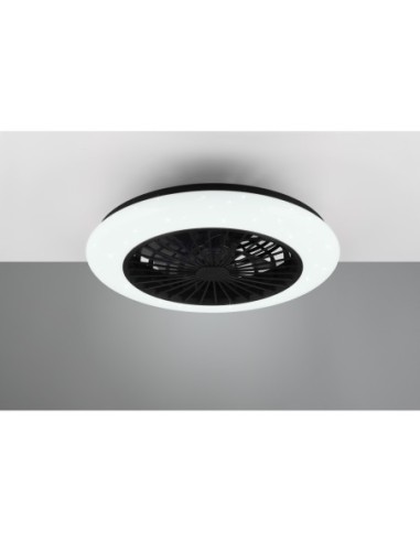 Plafonnier ventilateur STRALSUND LED installé dans salon moderne