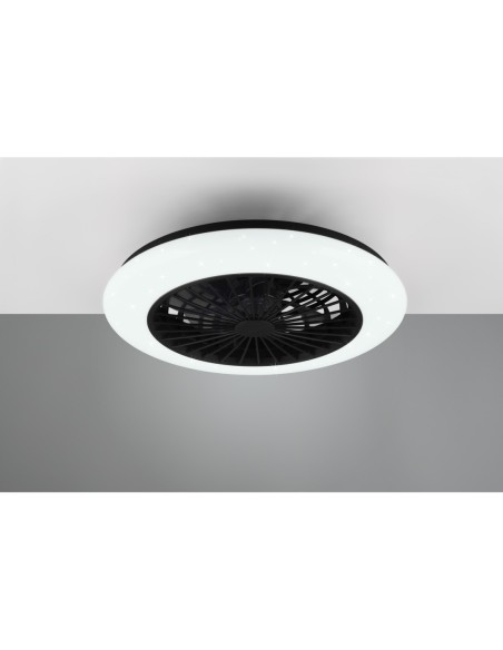 Plafonnier ventilateur STRALSUND LED installé dans salon moderne