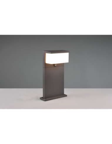 Trio – Nestos – Lampadaire LED 1300lm, 3000K, détecteur de mouvement, design moderne