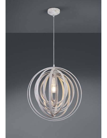 Trio – Boolan – Détail de l'abat-jour en bois naturel, lumière chaleureuse pour une ambiance accueillante