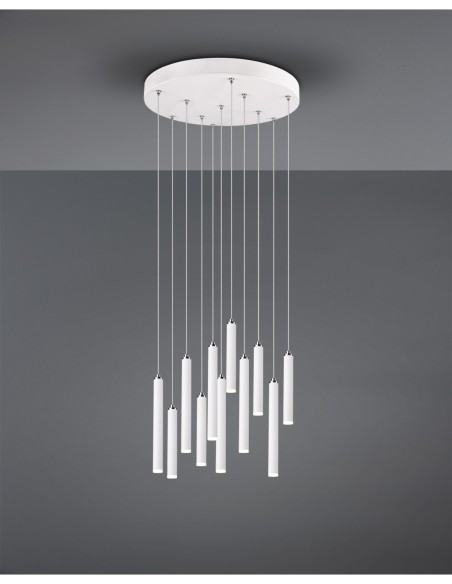 Trio Tubular - Détail des tubes LED suspendus à hauteurs variables entre 22 et 36 cm