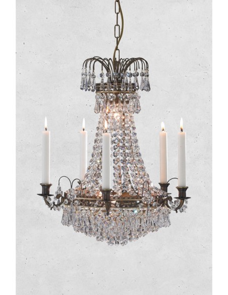 Markslöjd Läckö – Élégant lustre de style empire, 5 bougies, prismes scintillants et structure en laiton antique
