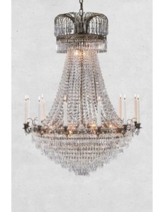 Lustre de style empire avec structure en laiton antique et 15 bras bougeoirs pour un effet majestueux. 2