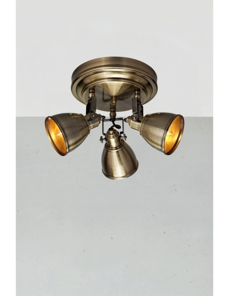 Markslöjd Fjällbacka – Luminaire élégant avec 3 douilles E14, parfait pour un style raffiné et chaleureux