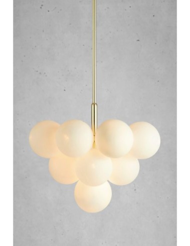 Markslöjd Merlot – Suspension décorative en laiton avec globes blancs, éclairage doux et raffiné