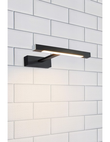 Design minimaliste en métal et acrylique, étanche IP44 pour environnement humide.