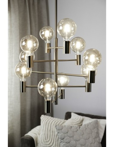 Markslöjd Paris – suspension réglable, structure en acier brossé, diffusion lumineuse optimale pour un salon contemporain.