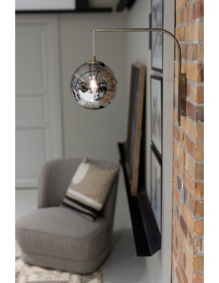 Markslöjd Dione – Élégance raffinée avec verre fumé, bras 47,5 cm, design mural chic, E14, IP20