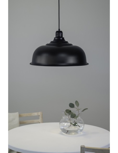 Markslöjd Port – Luminaire suspendu en métal noir avec intérieur blanc, éclairage optimal