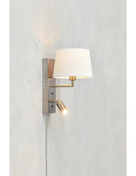 Markslöjd Como – Spot orientable pour lecture, abat-jour textile blanc, interrupteurs séparés, design chaleureux