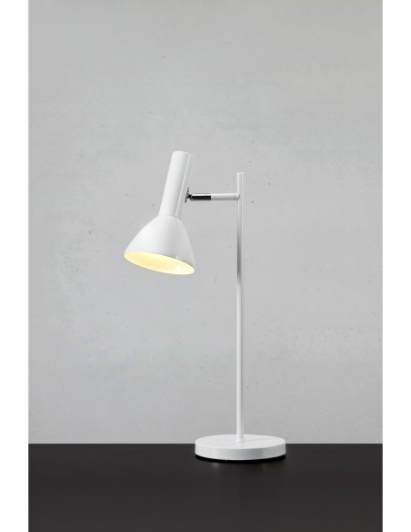 Markslöjd Metro – Lampe de bureau élégante en métal blanc avec détails chromés et interrupteur intégré