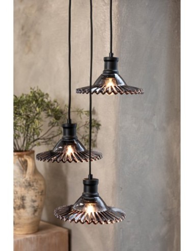 Markslöjd Novia – Élégance moderne avec verre plissé et lumière visible pour une ambiance sophistiquée