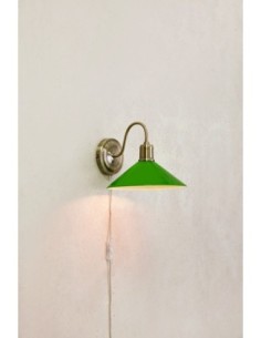 Markslöjd Vela – Applique murale verte avec abat-jour en verre brillant et support en laiton antique, H29,5 cm 2