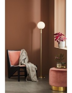 Markslöjd MINNA – Lampadaire en laiton brossé avec globe en verre opale, design élégant 2