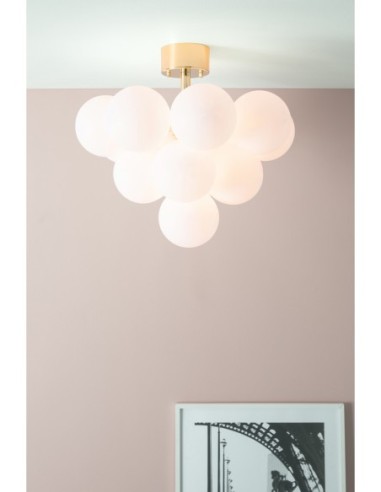 Markslöjd Merlot – Luminaire décoratif en laiton et verre opalin, éclairage élégant et homogène