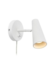 Markslöjd Crest – Applique murale blanche en métal mat avec abat-jour orientable, GU10