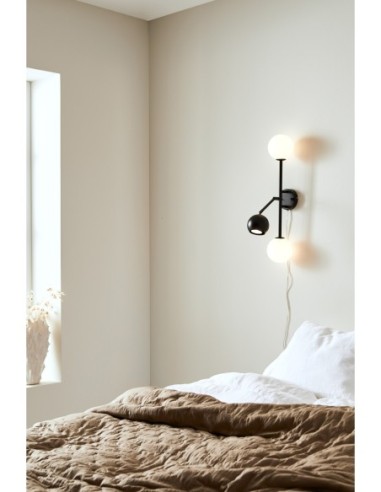 Lampe murale Beside, éclairage double + liseuse orientable, design moderne.