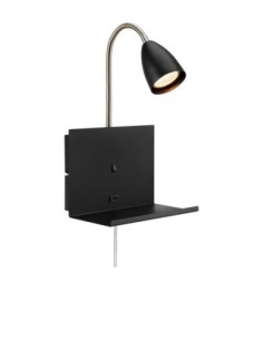 Applique Cuarto métal noir avec tête orientable et prise USB-C, design compact et fonctionnel.