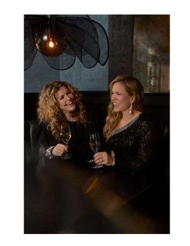 Markslöjd Styrka – Suspension design naturel avec pétales décoratifs et éclairage tamisé