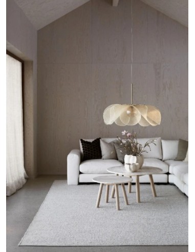 Markslöjd Styrka – Suspension design naturel avec pétales artisanaux et lumière douce