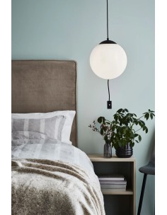 Markslöjd Here – Suspension blanche 3xE14, globe en verre opale Ø30 cm, interrupteur intégré, design Joakim Thedin 2