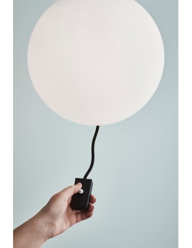 Markslöjd Here – Luminaire verre opale suspendu, look contemporain avec interrupteur visible, IP20