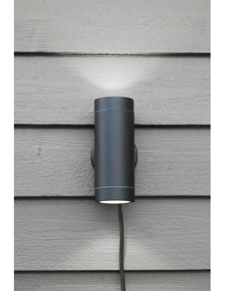 Markslöjd Garden 24 – Applique extérieure design en aluminium noir, LED 3000K dimmable