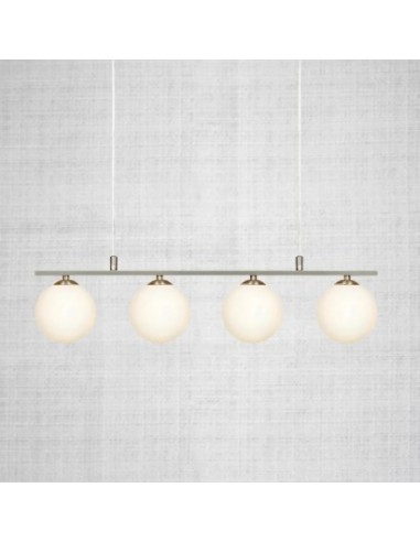Markslöjd Quattro – Plafonnier élégant en métal et opaline, éclairage doux et décor épuré