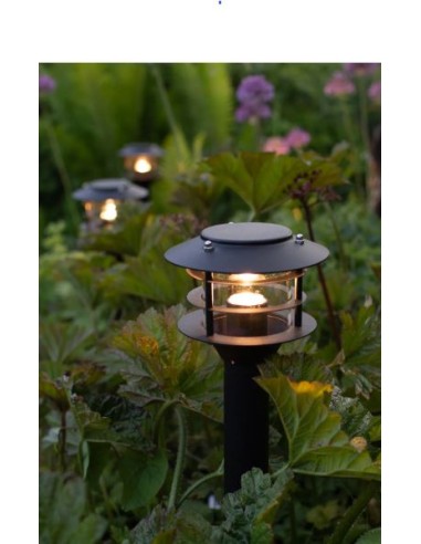 Markslöjd Garden 24 – Design noir épuré, piques de fixation inclus, idéal allées, jardins et terrasses