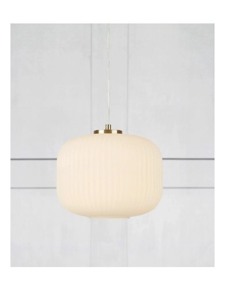 Suspension design Sober, éclairage tamisé avec verre fumé et finition laiton