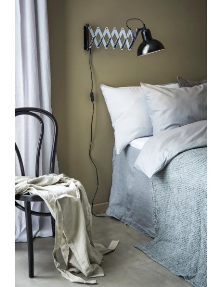 Lampe Riggs Markslöjd – Design moderne, éclairage ajustable, idéale chevet ou bureau, câble avec interrupteur.