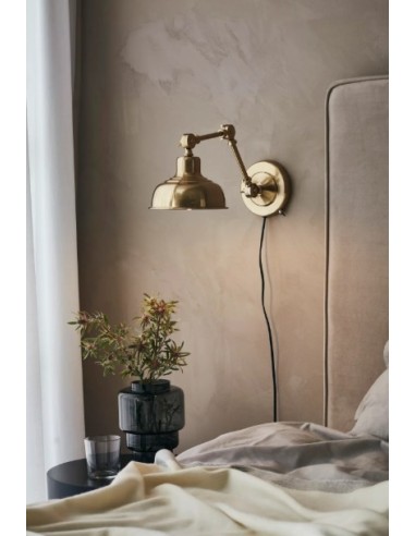 Lampe murale Markslöjd Grimstad – Design raffiné en laiton, cordon 2 m, lumière chaleureuse.