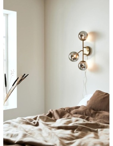 Applique Trinity Markslöjd, design moderne, 3 lumières G9, laiton et verre fumé.