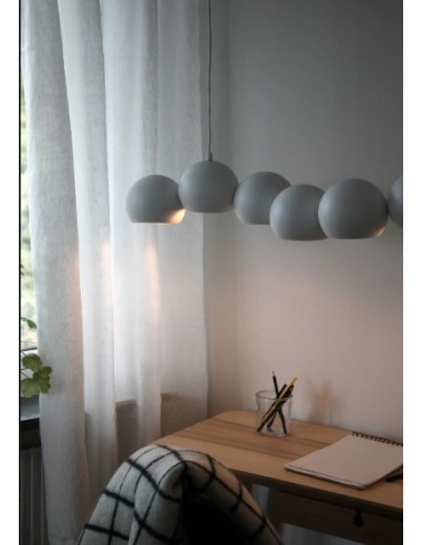 Luminaire Cupolo moderne avec 7 bulles lumineuses, fixation par crochet et câble textile blanc.