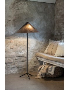 Markslöjd Plisado – Lampadaire 140 cm avec abat-jour plissé gris et trépied métal noir 2
