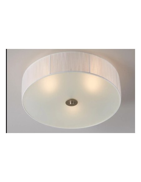 Design épuré blanc et givré, style adaptable du classique au contemporain, ambiance chaleureuse.