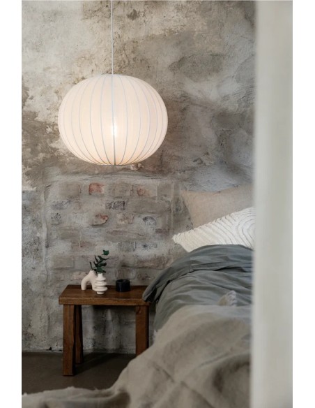 Markslöjd Florence – Suspension design avec abat-jour en tissu blanc pour une ambiance douce et lumineuse