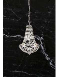 Lustre chromé avec prismes en verre taillé, idéal pour une salle de bain chic et lumineuse. 2