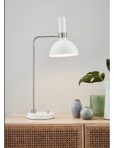 Création signée Monika Mulder au style épuré, parfaite pour une ambiance moderne et élégante.