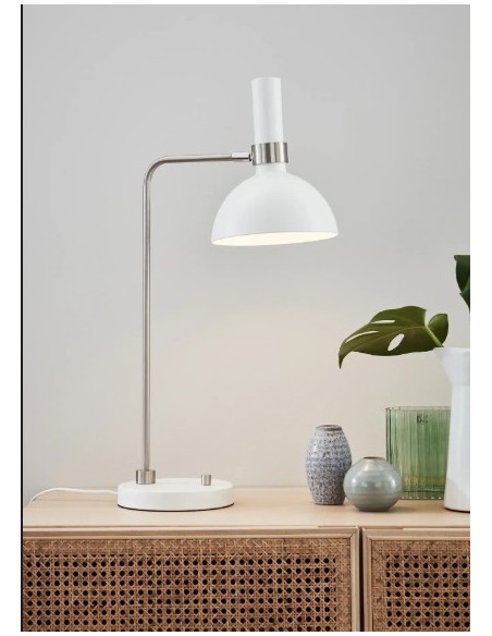 Création signée Monika Mulder au style épuré, parfaite pour une ambiance moderne et élégante.