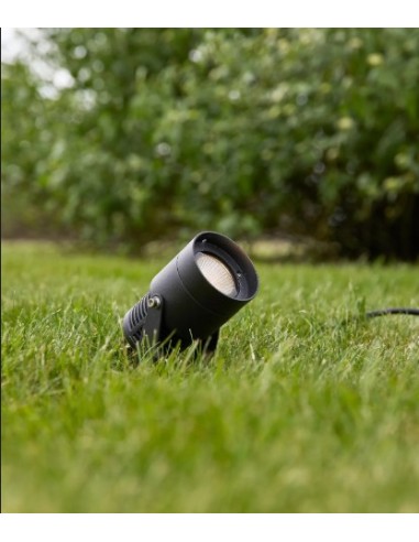 Éclairage extérieur modulable, résistant aux intempéries, parfait pour sécuriser vos allées.