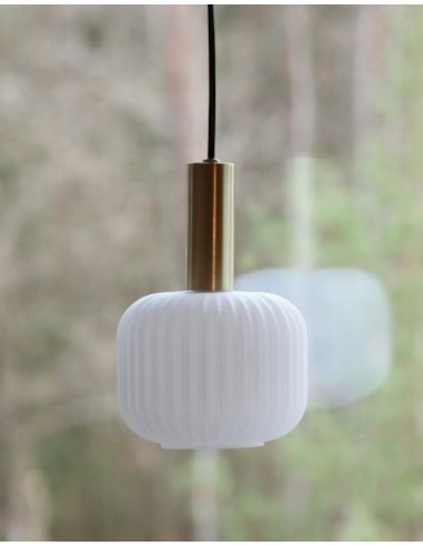 Suspension intérieure E14, max. 40W, IP20, finition laiton brossé et verre opalin – Markslöjd – Sobre