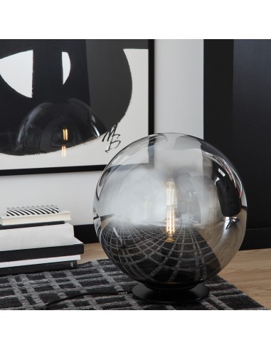 Lampe Mirror E27 40W sur table d’appoint salon moderne