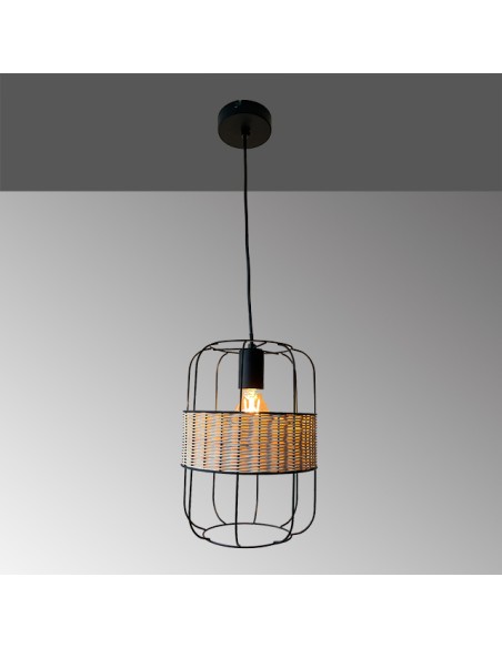 Suspension Nature métal noir dans une cuisine moderne ou salon chaleureux