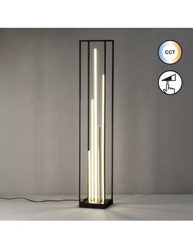 Lampadaire LED Grid installé dans un salon avec lumière réglable