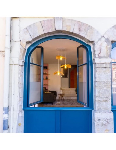 Suspension en bois teinté chêne E27 12 W - Atelier Loupiote - Cygne Trio