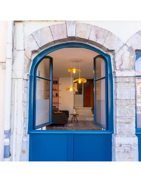 Suspension en bois teinté chêne E27 12 W - Atelier Loupiote - Cygne Trio