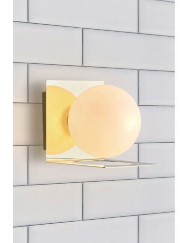 Applique murale design dorée globe opalin IP44